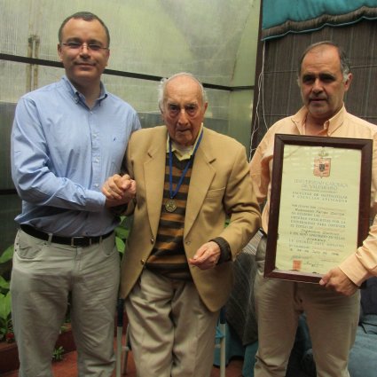 Ingeniero Químico PUCV es condecorado a los 99 años de edad - Foto 3