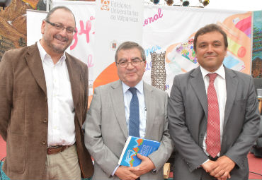 Presentan libro “Desafíos de calado y horizonte” de Alejandro Corvalán - Foto 2