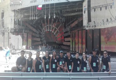 Integrantes del Conjunto Folclórico PUCV participaron en la presentación de Illapu en el Festival de Viña del Mar - Foto 3