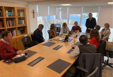 Alumni de distintas generaciones se reúnen en la nueva sede de la Escuela de Negocios PUCV - Foto 4