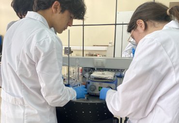 Estudiantes del colegio SSR concluyen ciclo de pasantías en la Escuela de Ingeniería Química