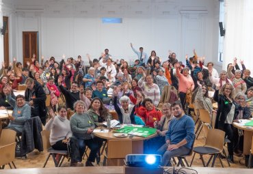 Adultos mayores y jóvenes se reúnen en Encuentro Intergeneracional