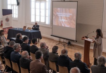 Profesor presentó completo libro con historia de pescadores precolombinos