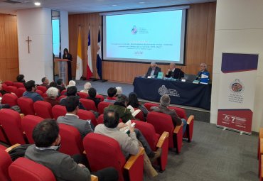 En la Universidad se presentó libro 