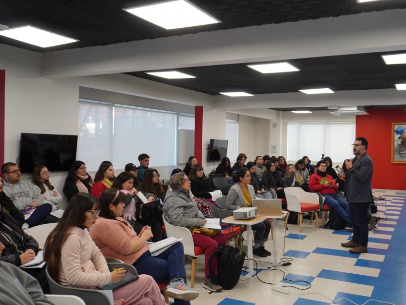 Estudiantes de Educación Básica PUCV participaron en las Expediciones Científicas Explora