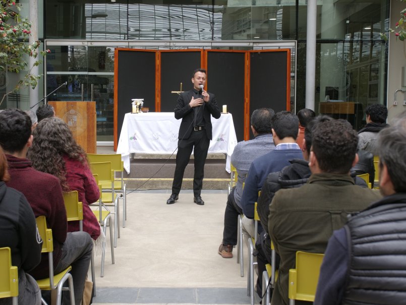 PUCV conmemoró Día del Profesor con comunidad del Campus Curauma