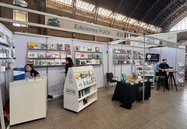 PUCV participa en la prestigiosa Feria Internacional del Libro de Santiago