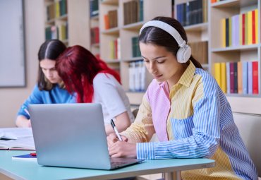 Formando mujeres líderes: PUCV recibe más estudiantes de pregrado en el proceso de matrículas 2025