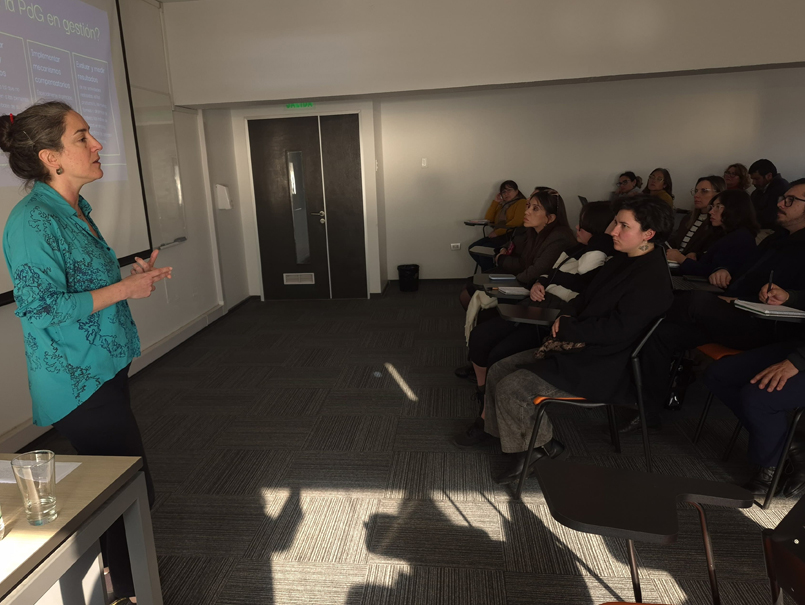 Profesionales de la PUCV participaron en jornada de formación sobre perspectiva de género
