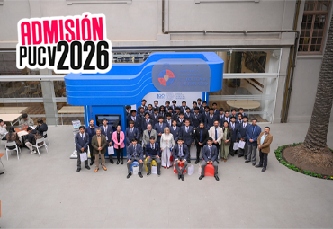 Estudiantes del Colegio Rubén Castro son recibidos en Casa Central en fraterna jornada