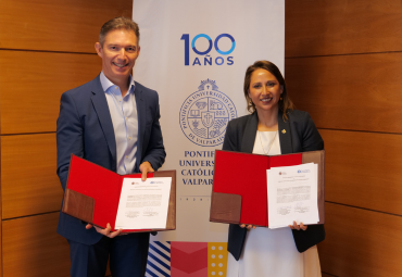 PUCV y Tecnológico de Monterrey sellan convenio para impartir diplomado con doble certificación internacional