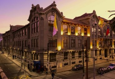 Universidad actualiza su aporte a la sociedad con la incorporación de 100 nuevos académicos y académicas