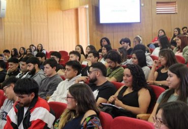 Estudiantes efectúan inducción sobre práctica profesional en campos clínicos