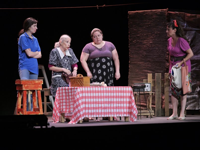 VIDEO: PUCV ofreció obra “Tres Marías y una Rosa” como cierre de actividades por el Mes de la Mujer