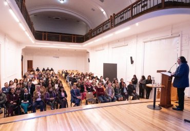 Emotivo reencuentro de distintas generaciones en celebración de los 70 años de la Escuela de Trabajo Social