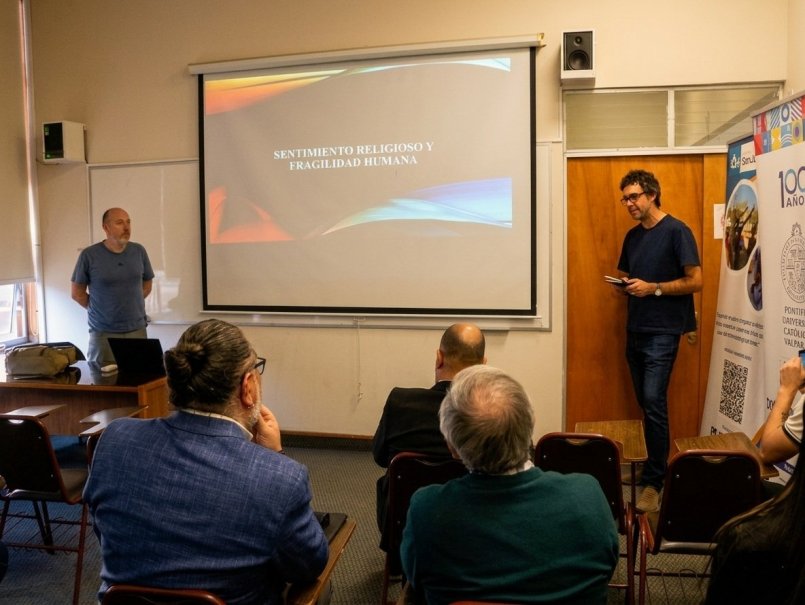 Facultad de Filosofía y Educación acoge conversatorio junto al Sanatorio Marítimo