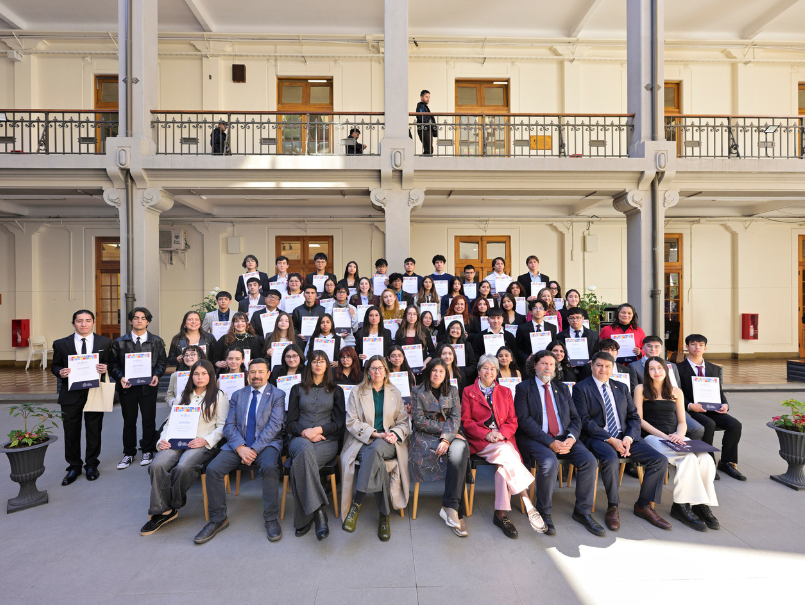 Reconocen a estudiantes del Cuadro de Honor 2025 y Mejores Puntajes de Ingreso PAES 2026