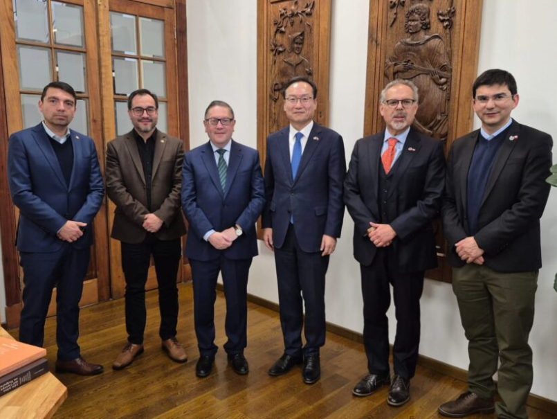 Embajador de Corea del Sur visitó la PUCV y fortaleció vínculos de cooperación internacional