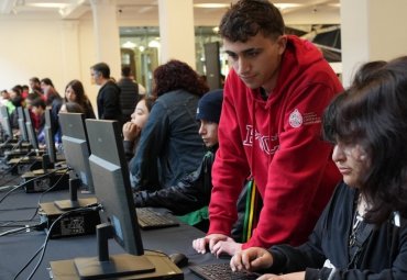 Universidad llama a inscribirse oportunamente a la PAES y pone a disposición sus herramientas de apoyo para postulantes
