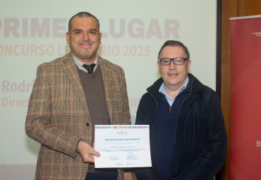 Sistema de Biblioteca premió a ganadores de concurso literario conmemorativo