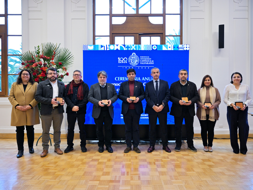 Distinguen a programas de pregrado y postgrado por su compromiso en acreditación y calidad