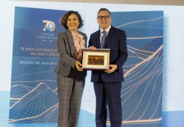 Rector Nelson Vásquez presentó libro conmemorativo por los 70 años de la Universidad Católica del Norte