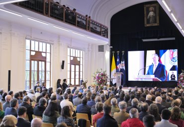 Rector Vásquez asume nuevo período con llamado a proyectar la Universidad hacia su Centenario