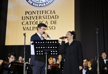 Concierto dedicado al amor y la amistad da inicio a nuevo ciclo del rector Vásquez