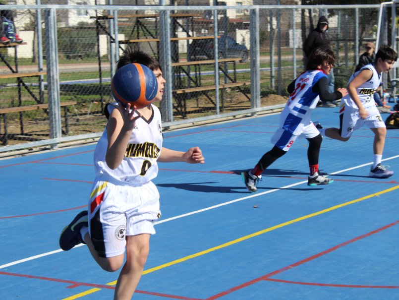 Campo Deportivo de Curauma recibió a mas de 70 niños en encuentro de mini basquetbol