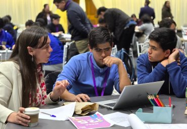 Estudiantes protagonizaron pilotaje regional de IA para fortalecer las Ciencias Escolares