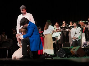 Galería: Teatro Coral IMUS presentó “La historia de Jean Valjean” en Valparaíso