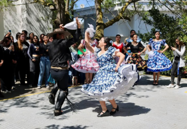 Galería: Comunidad universitaria celebró las Fiestas Patrias