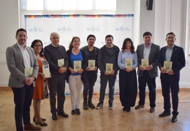 Presentan libro que reúne experiencias docentes