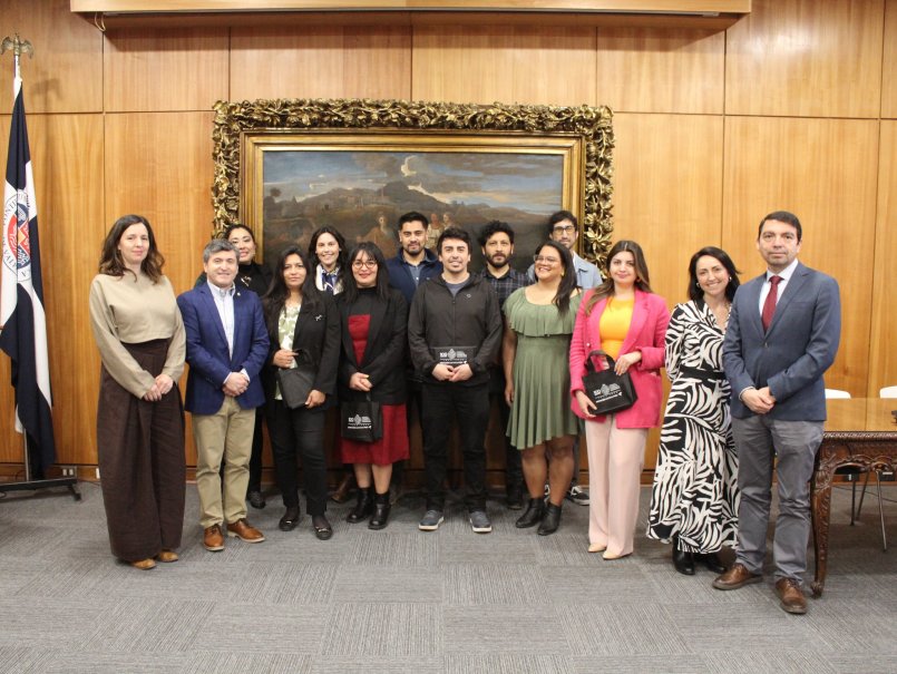 Fortalecen desarrollo profesional del personal de apoyo a la academia con becas de formación continua