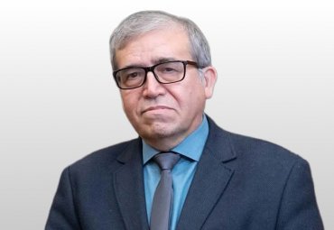 Profesor Guillermo Calderón presentó su libro 