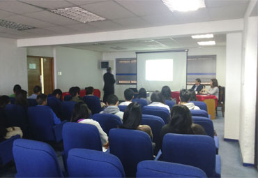 Alumnos del curso de Fundamentos de la Empresa visitan Esval S. A.