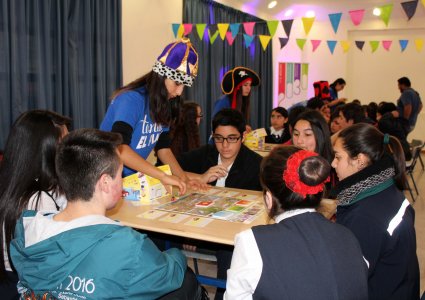 Escolares aprenden técnicas del emprendimiento con juego de tablero “El Plan” en torneo de la FIN-PUCV