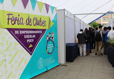 PEE PUCV realizó Feria de Emprendimiento e Innovación Escolar en la Plaza Cívica de Valparaíso