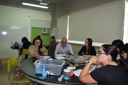 Magíster en Didáctica de las Ciencias dicta curso de Ciencias de la Tierra