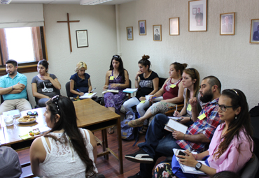 Curso de Formación Fundamental de Ética Cristiana PUCV se reunió con organizaciones sociales de la región