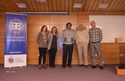 Ex alumnos de la Escuela de Ingeniería Bioquímica comparten su experiencia profesional con estudiantes