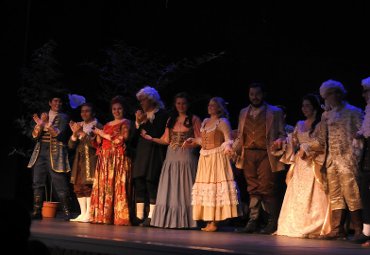 Orquesta de Cámara de la PUCV participó en exitosa presentación de las Bodas de Fígaro en la UC