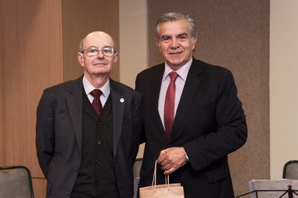 Escuela de Ingeniería Eléctrica rinde homenaje al profesor Paulino Alonso Rivas