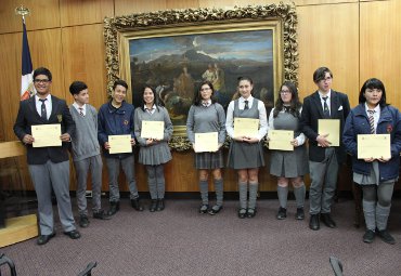 Premiación del Curso de Educación Cívica "120 años de la Escuela de Derecho"