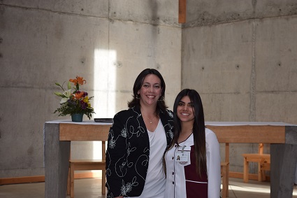 Estudiantes de Tecnología Médica reciben su especialidad en ceremonia de investidura