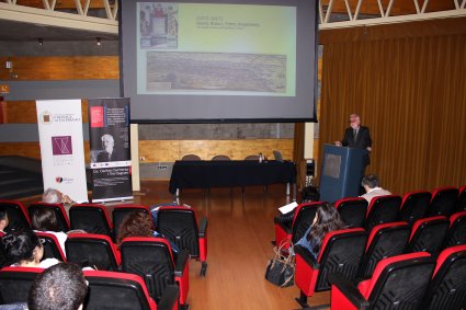 Doctor de la Universidad de Barcelona visitó la PUCV para dictar conferencia sobre transformaciones de la ciudad contemporánea