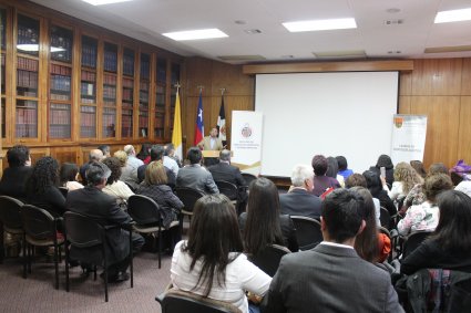 PUCV certifica a microempresarios de la región capacitados en herramientas básicas de gestión.