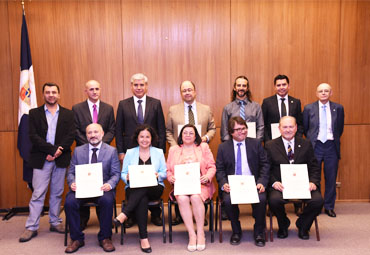 PUCV reconoce a académicos que accedieron a la jerarquía de Profesor Titular