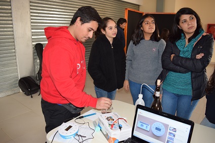 Ganadores Explora visitan Facultad de Ciencias