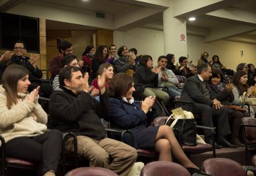 Ganadores del concurso literario “PUCV en 100 palabras” reciben sus premios e instan a continuar con la iniciativa